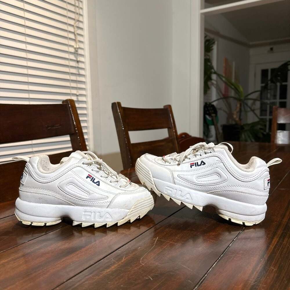 FILA Disruptor II White Chunky Sneakers Size 6 US